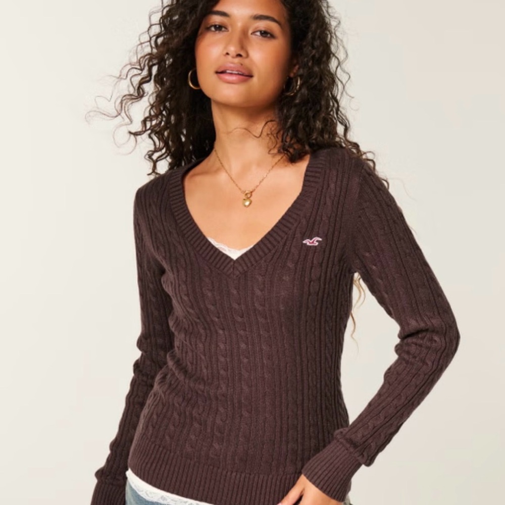 Hollister Women's Dark Brown V-Neck Sweater